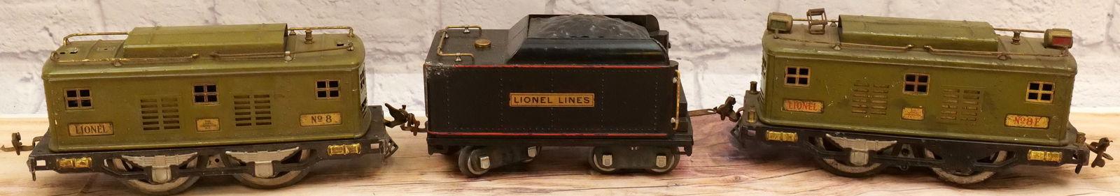 Group Lot of Lionel Standard Gauge Pieces (1 of 9)