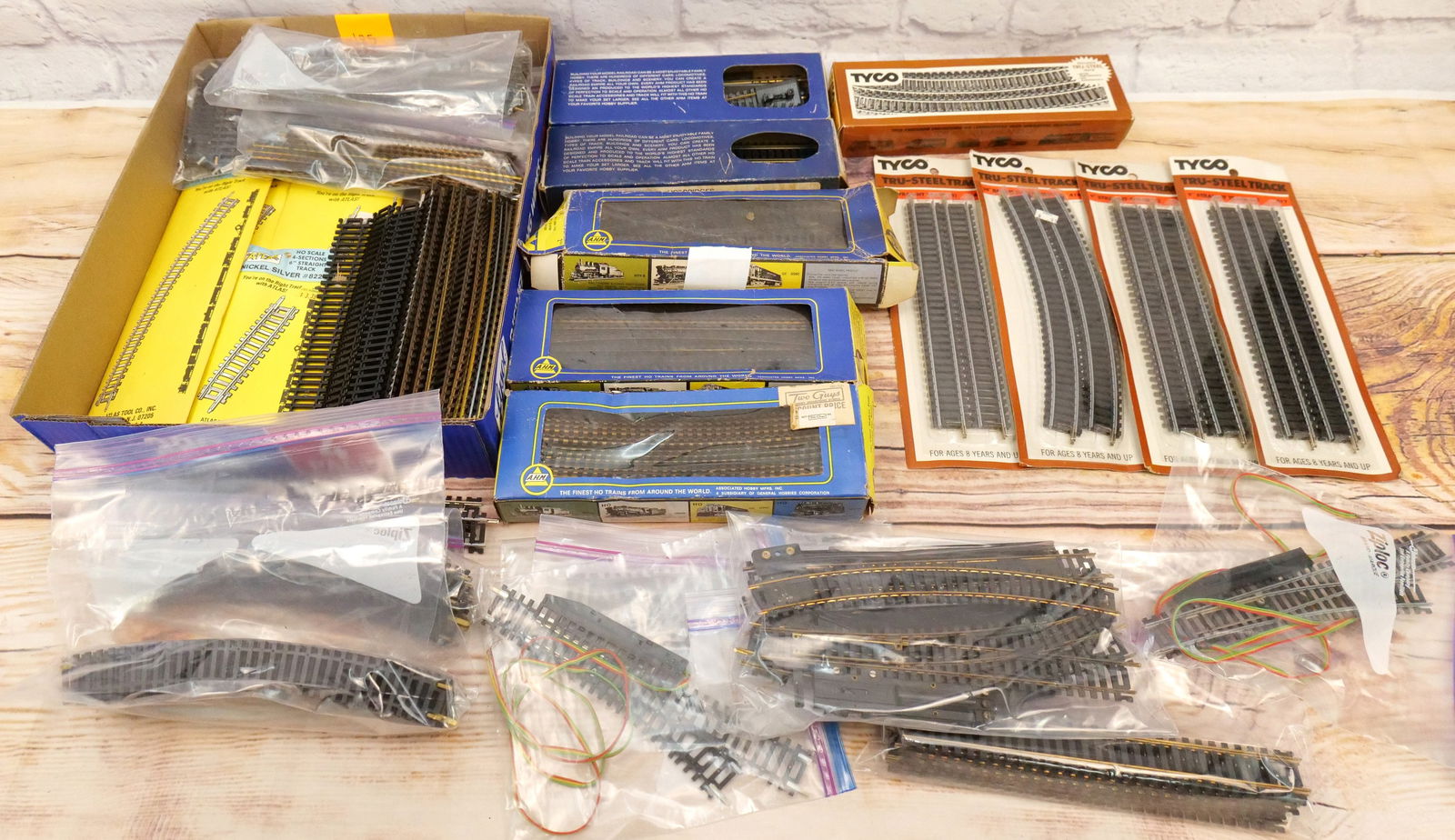 Large Lot of HO Gauge Train Track (1 of 6)