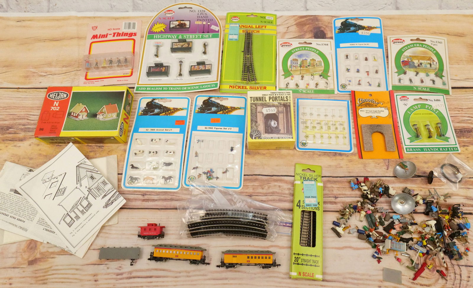 Lot Of N Gauge Train Accessories Auction