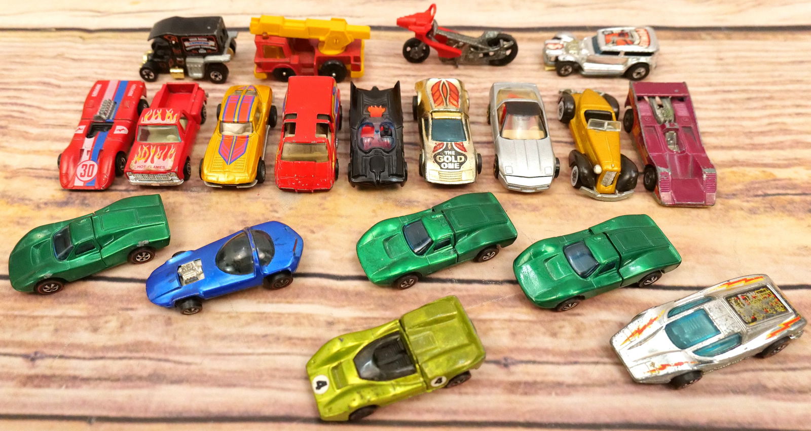 Lot Of 19 Vintage Diecast Cars Auction