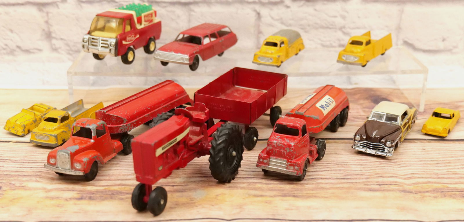 Group Lot of Metal and Pressed Steel Toys (1 of 11)