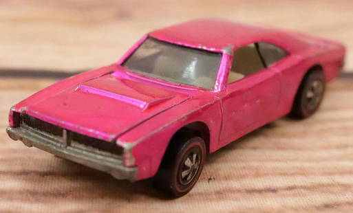 Hot Wheels Redline Custom Dodge Charger: Vintage Hot Wheels Redline Custom Dodge Charger - Hot Pink. Minor paint loss and chipping. Overall very good to excellent condition. All invoices must be paid within 24 hours of the sale. We offer mul