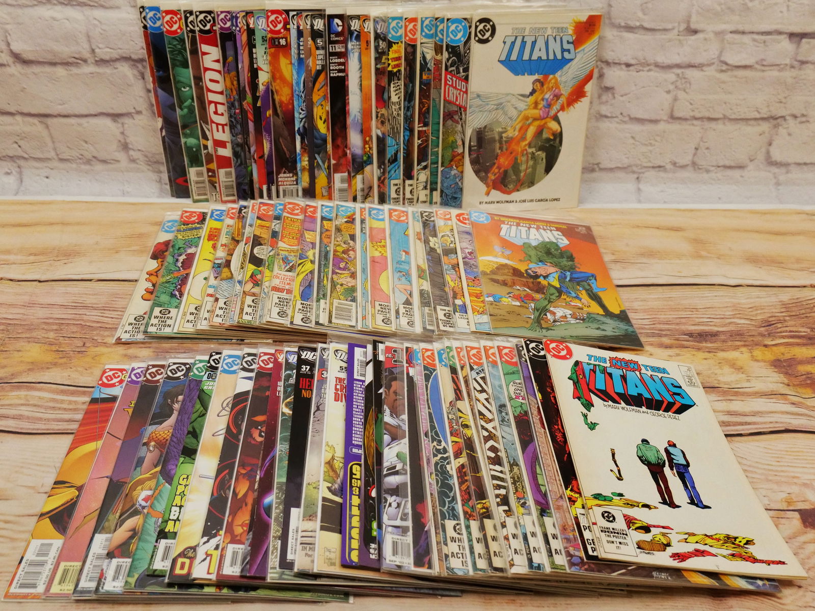 Lot of Teen Titans Comics (1 of 6)