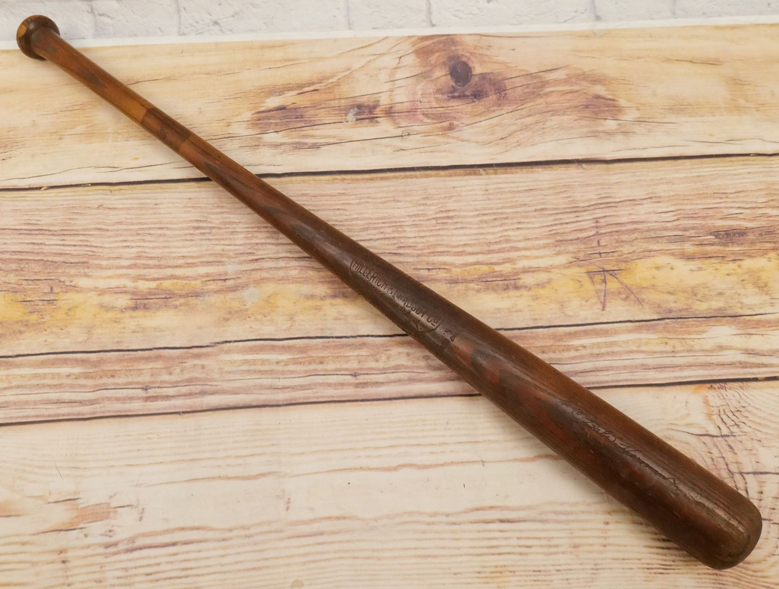 Hillerich & Bradsby Co. F.C. Babe Herman 40BH Louisville Slugger (1 of 11)