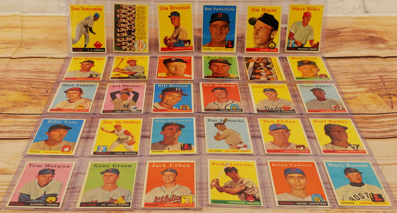 Lot of 29 Topps 1958 Baseball Cards (1 of 17)