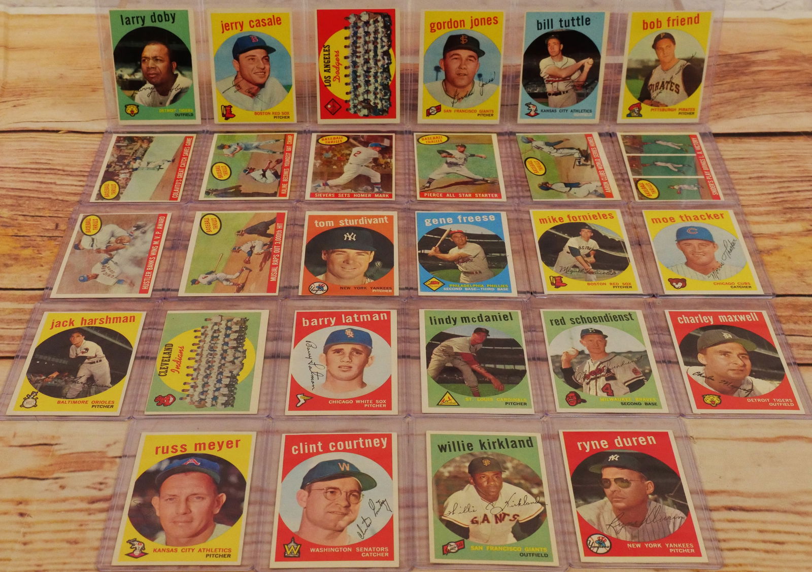 Lot of 28 Topps 1959 Baseball Cards (1 of 16)
