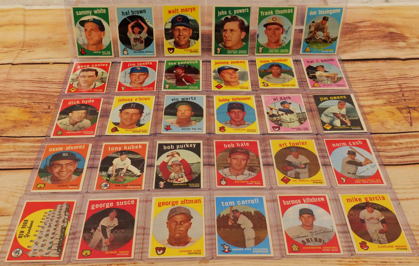 Lot of 30 Topps 1959 Baseball Cards (1 of 17)