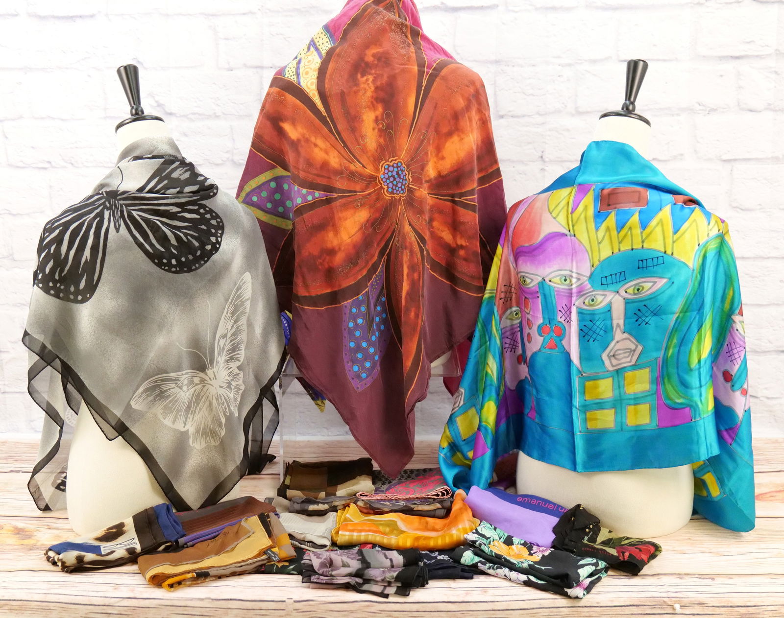 Lot of Ladies Scarves: Lot of Ladies Scarves including Emmanuel Ungaro, Guy LaRoche Paris, Ralph Lauren, Gene Patou Paris, Uena, Hannae Mori Paris, Halston and More. Includes a mix of silk, cotton and rayon. All invoices mu