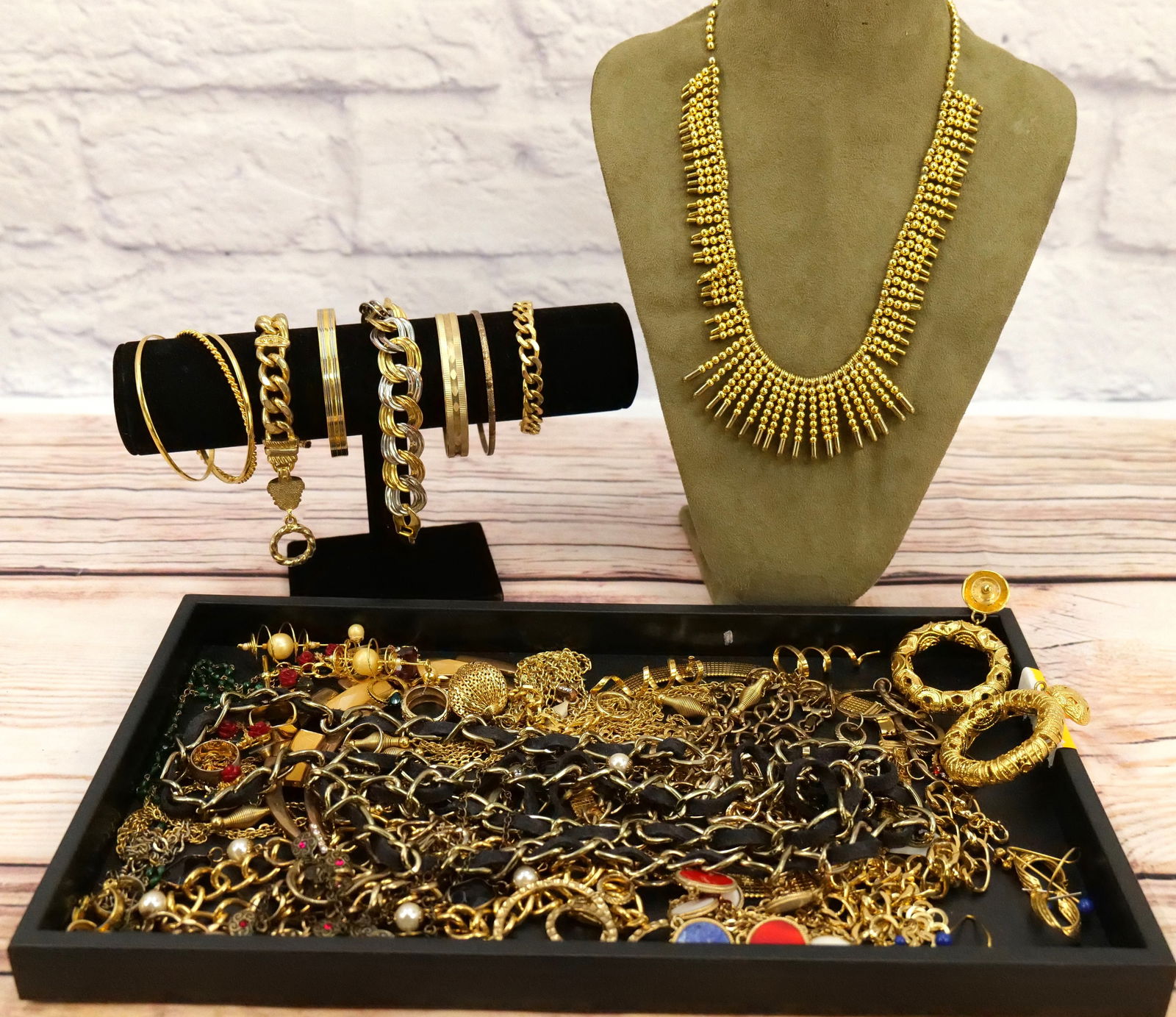 Large Lot of Gold Tone Jewelry (1 of 10)