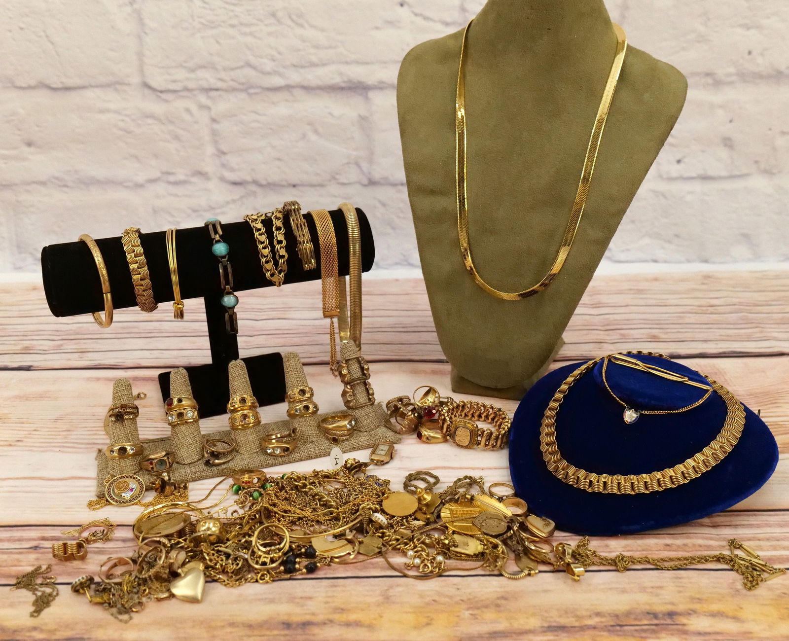 Lot of Gold Filled and Gold Plated Jewelry (1 of 10)