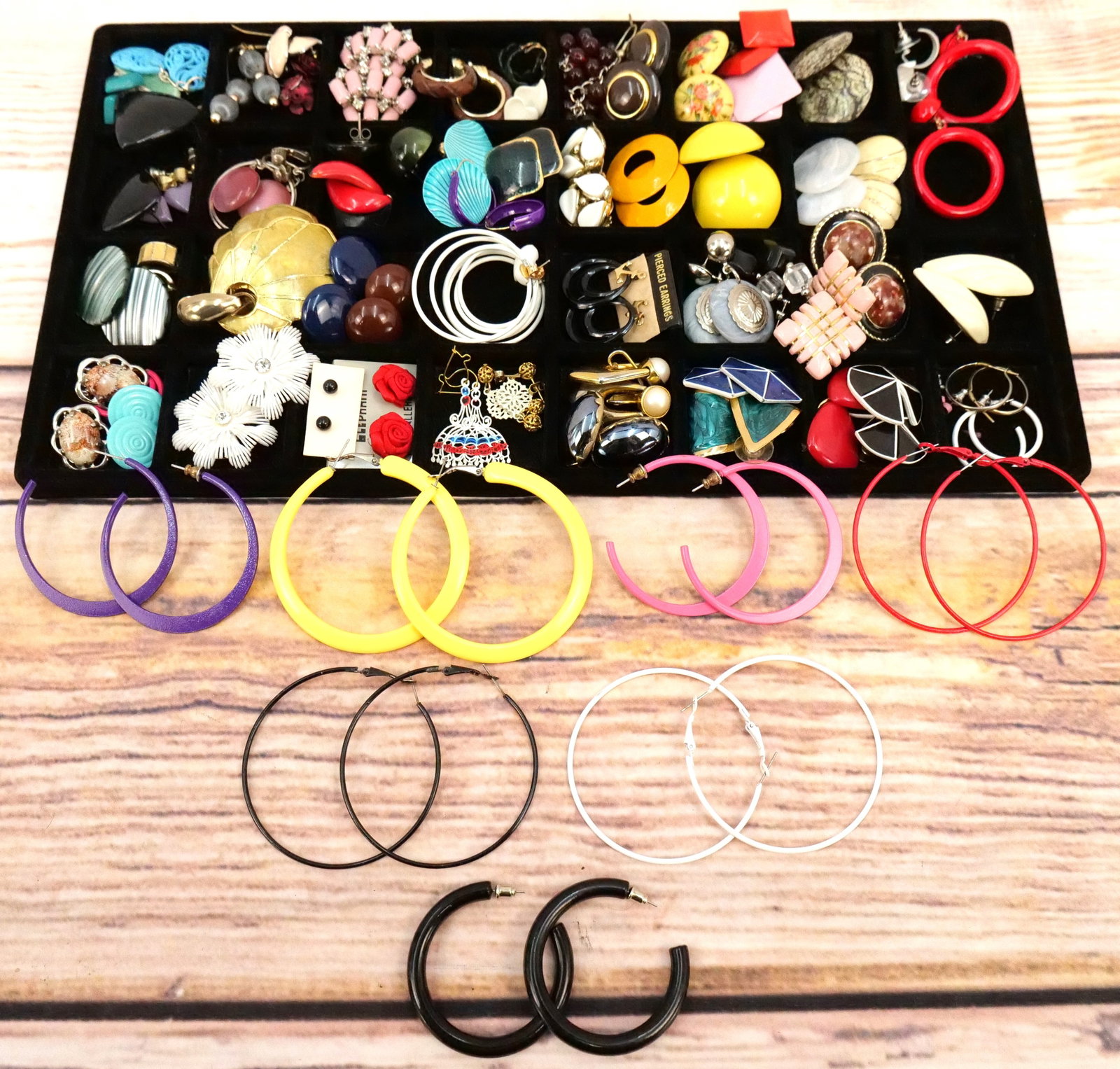 Large Lot of Vintage Earrings: Large Lot of Vintage Earrings. Many vintage hoops, enamel pieces, chandelier earrings, and more. All invoices must be paid within 24 hours of the sale. We offer multiple shipping options besides the L
