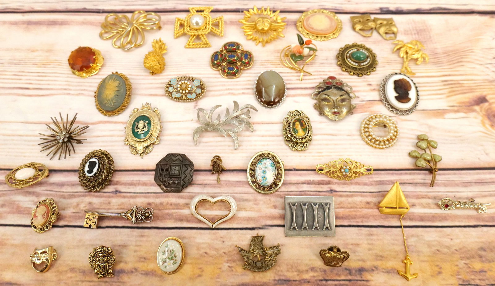 Large Lot Costume Jewelry Pins (1 of 2)
