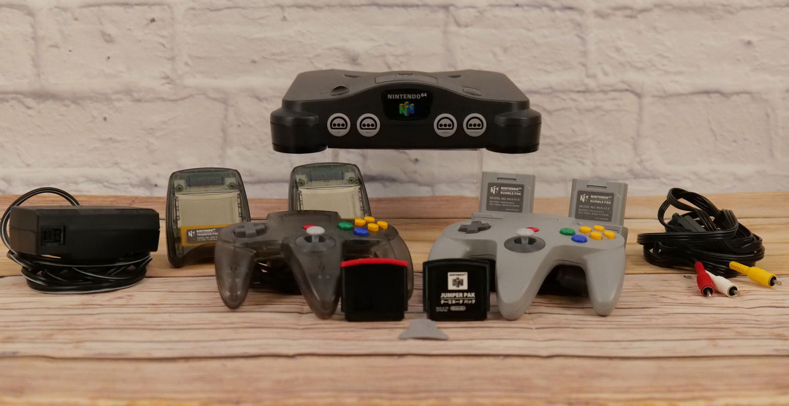 Nintendo 64 Gaming Console with Accessories (1 of 19)