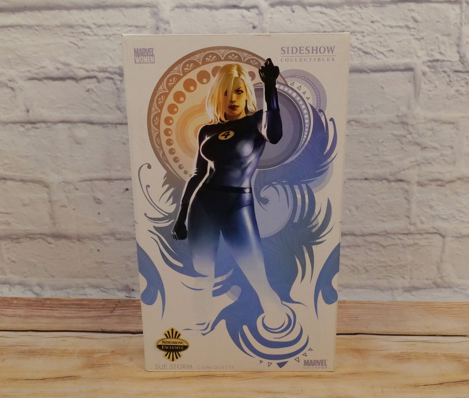 Sideshow Marvel Women Sue Storm Comiquette (1 of 8)