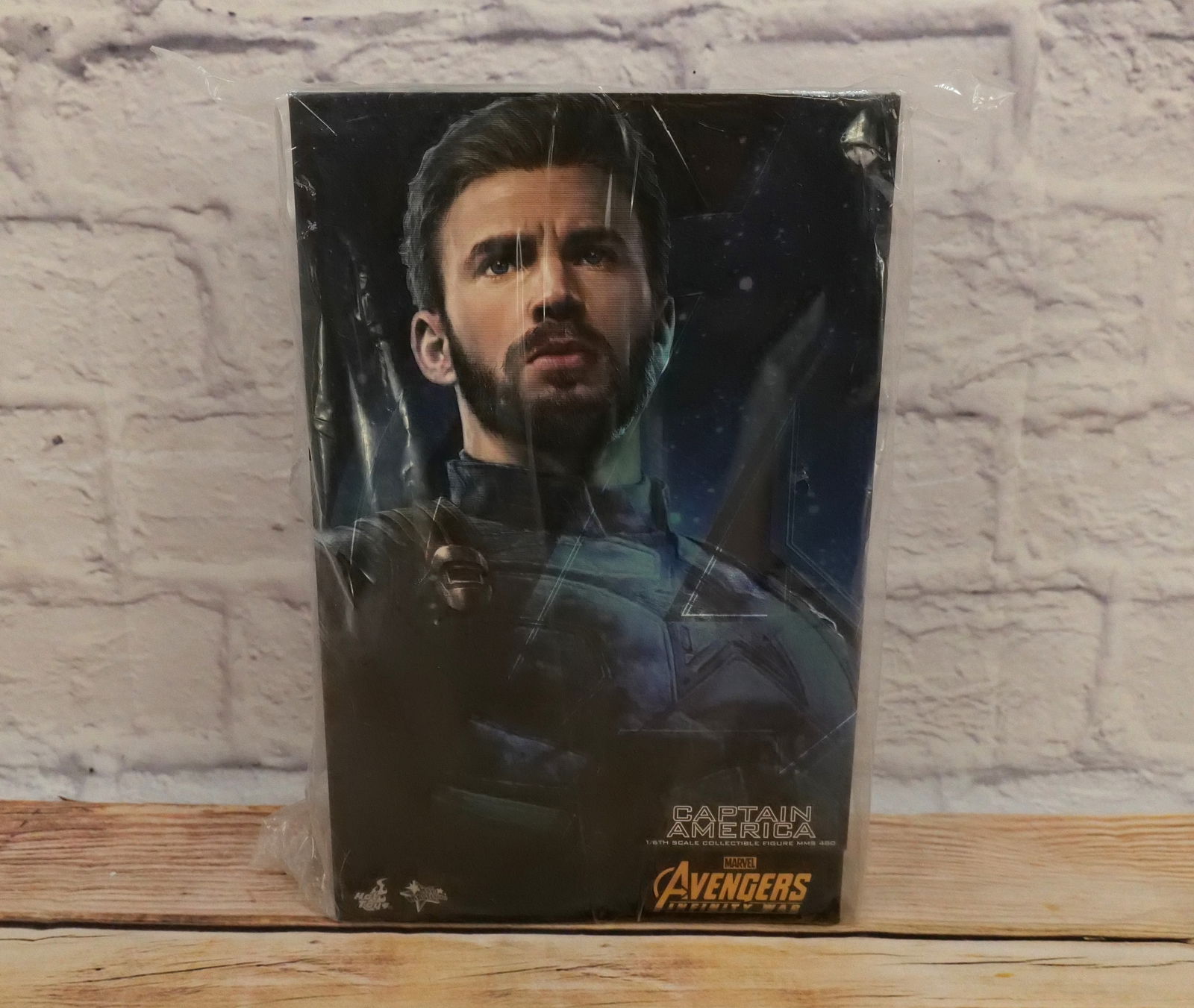 Hot Toys Infinity War Captain America 1:6 Scale Figure (1 of 6)