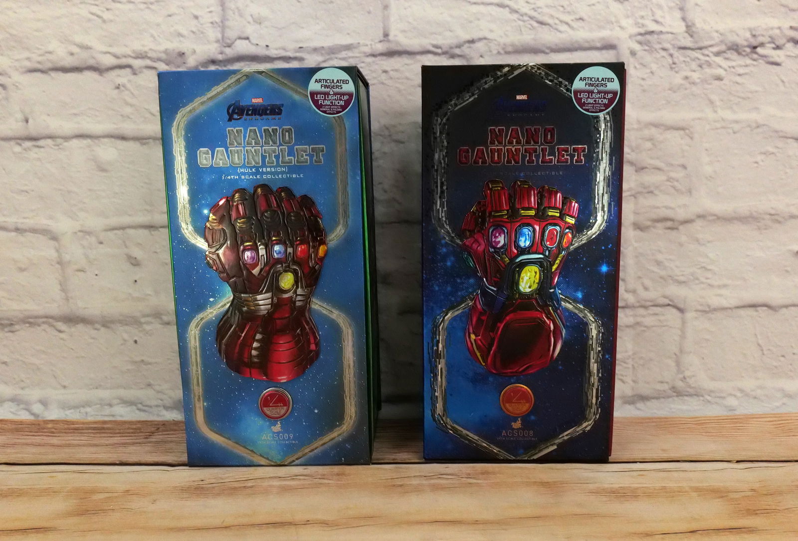 Lot of 2 Hot Toys Marvel Avengers Endgame Nano Gauntlets (1 of 7)