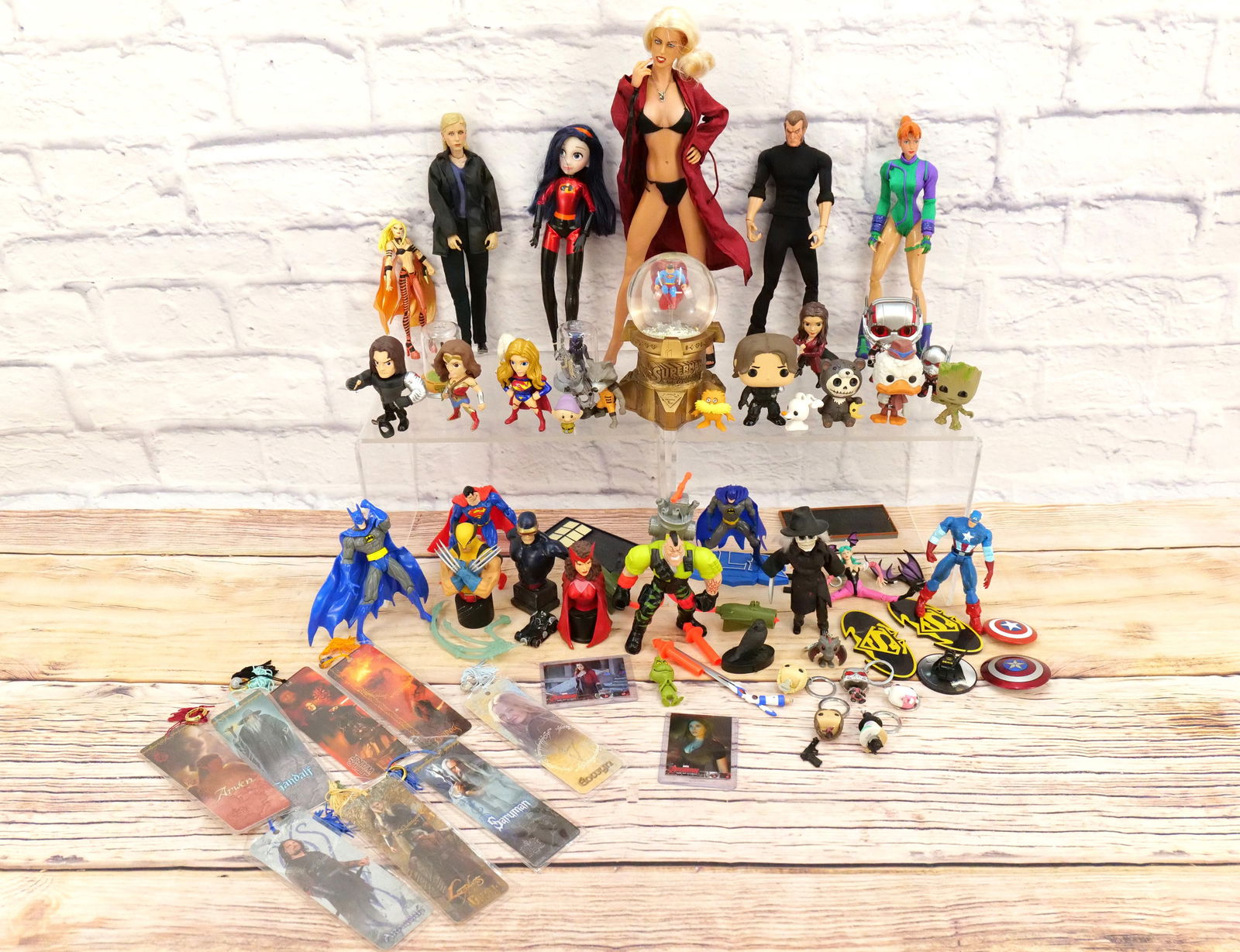 Lot of Loose Figures, Busts, and Snowglobe (1 of 7)