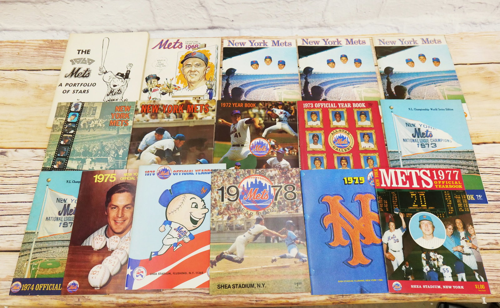 Lot of New York Mets Yearbooks & Portfolio of Stars (1 of 18)