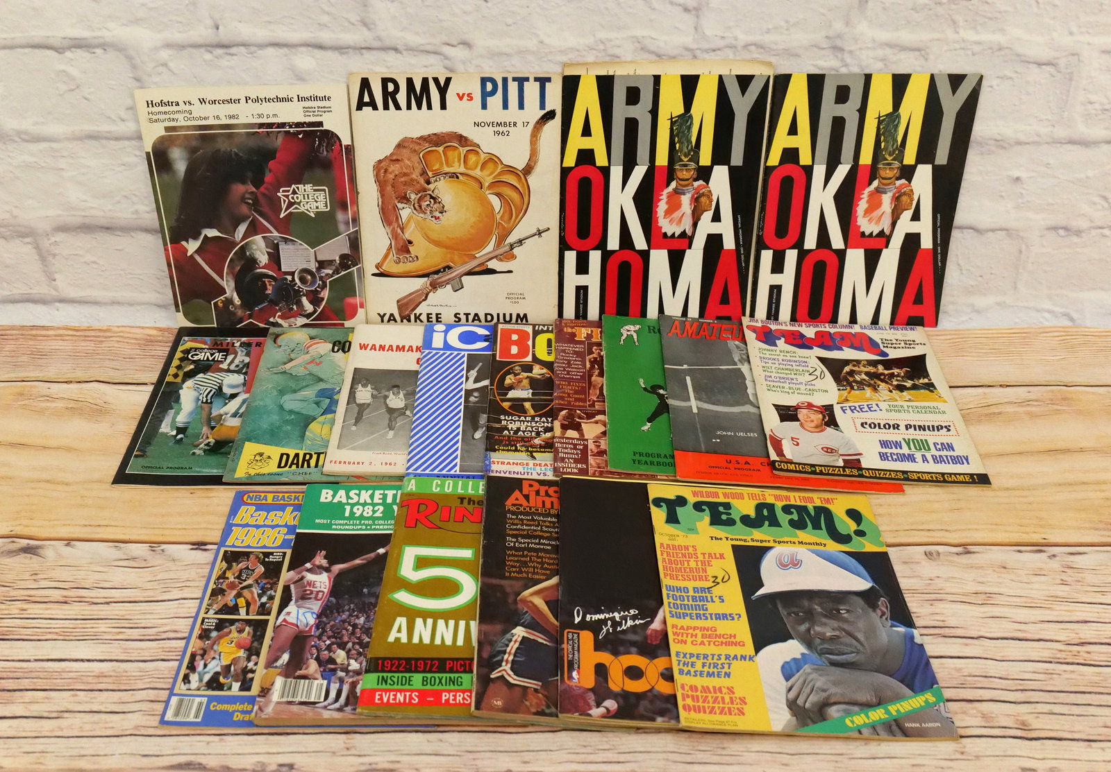 Lot of Mixed Sports Magazines and Programs (1 of 5)