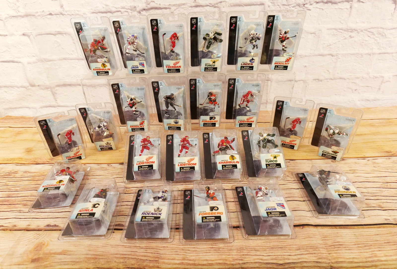 Lot of 24 McFarlane NHL 3" Figures: Lot of 24 McFarlane NHL 3" Figures. Includes Peter Forsberg, Jeremy Roenick, Nicklas Lindstrom, Marty Turco and More. Includes some duplicates. All invoices must be paid within 24 hours of the sale. W
