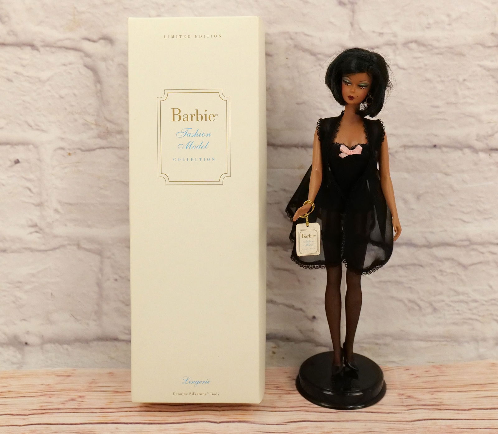 Silkstone Lingerie Barbie Doll (1 of 9)