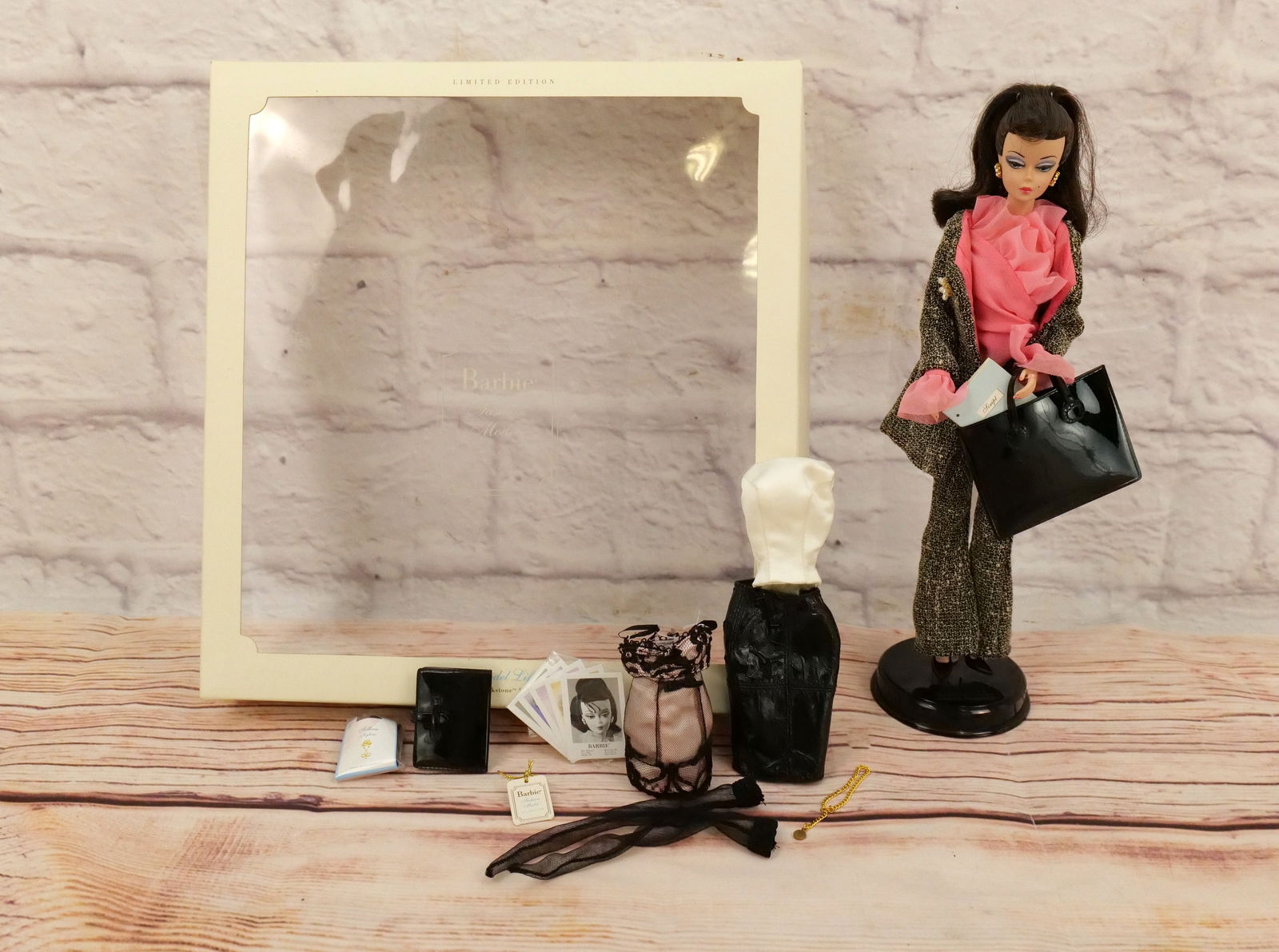 Silkstone A Model Life Barbie Doll Giftset (1 of 13)