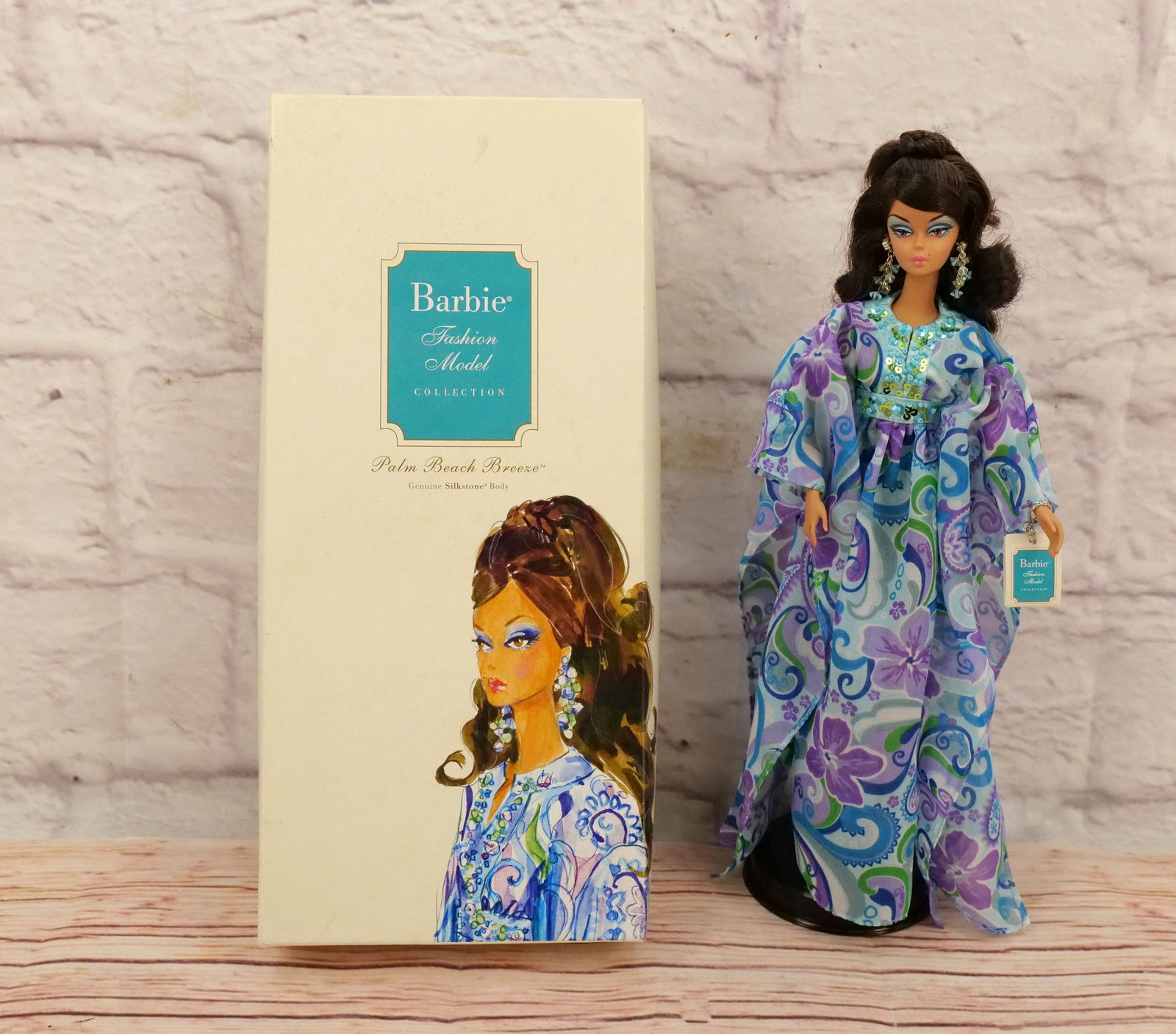 Silkstone Palm Beach Breeze Barbie Doll (1 of 10)