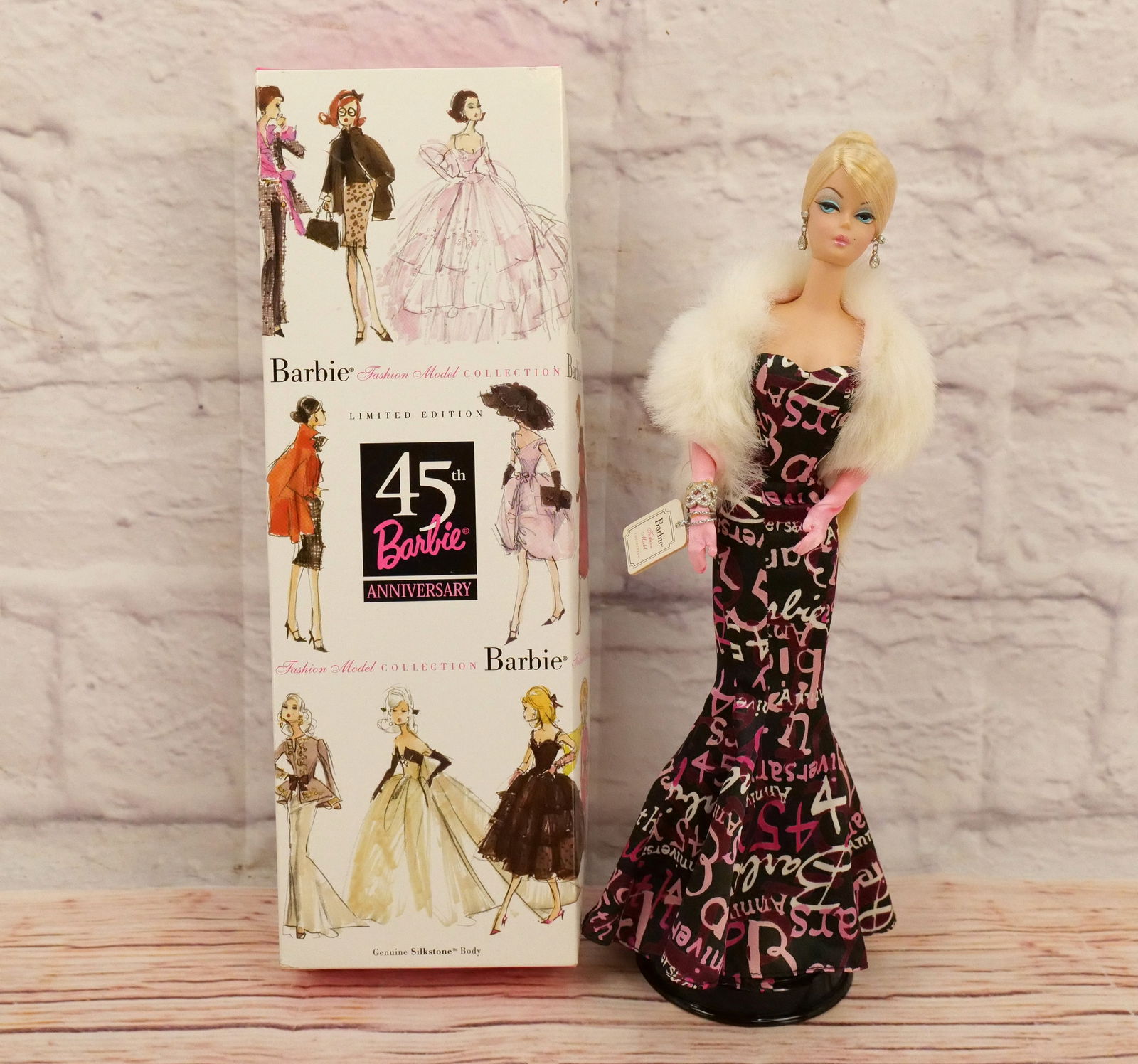 Silkstone 45th Anniversary Barbie Doll (1 of 9)