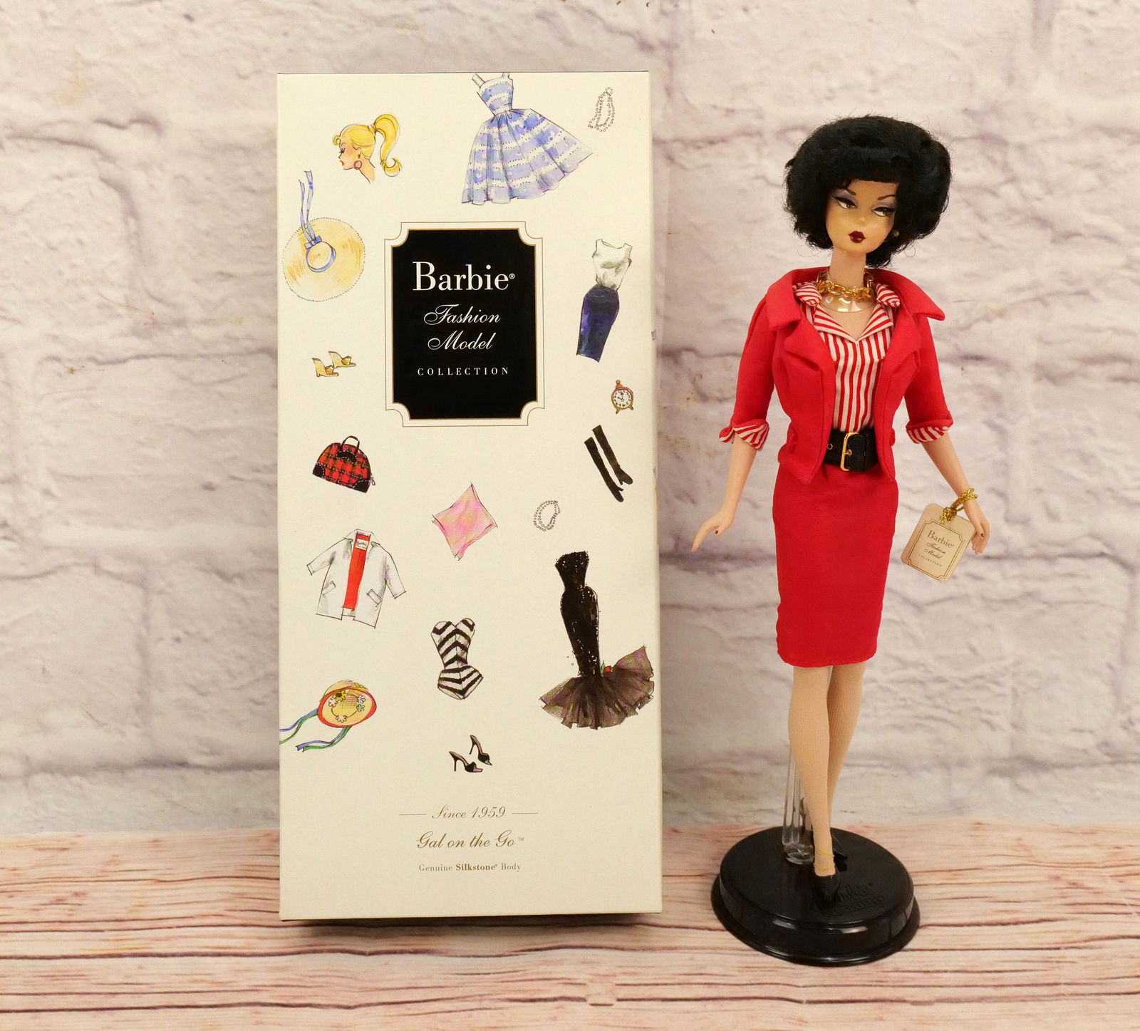 Silkstone Gal on the Go Barbie Doll (1 of 10)