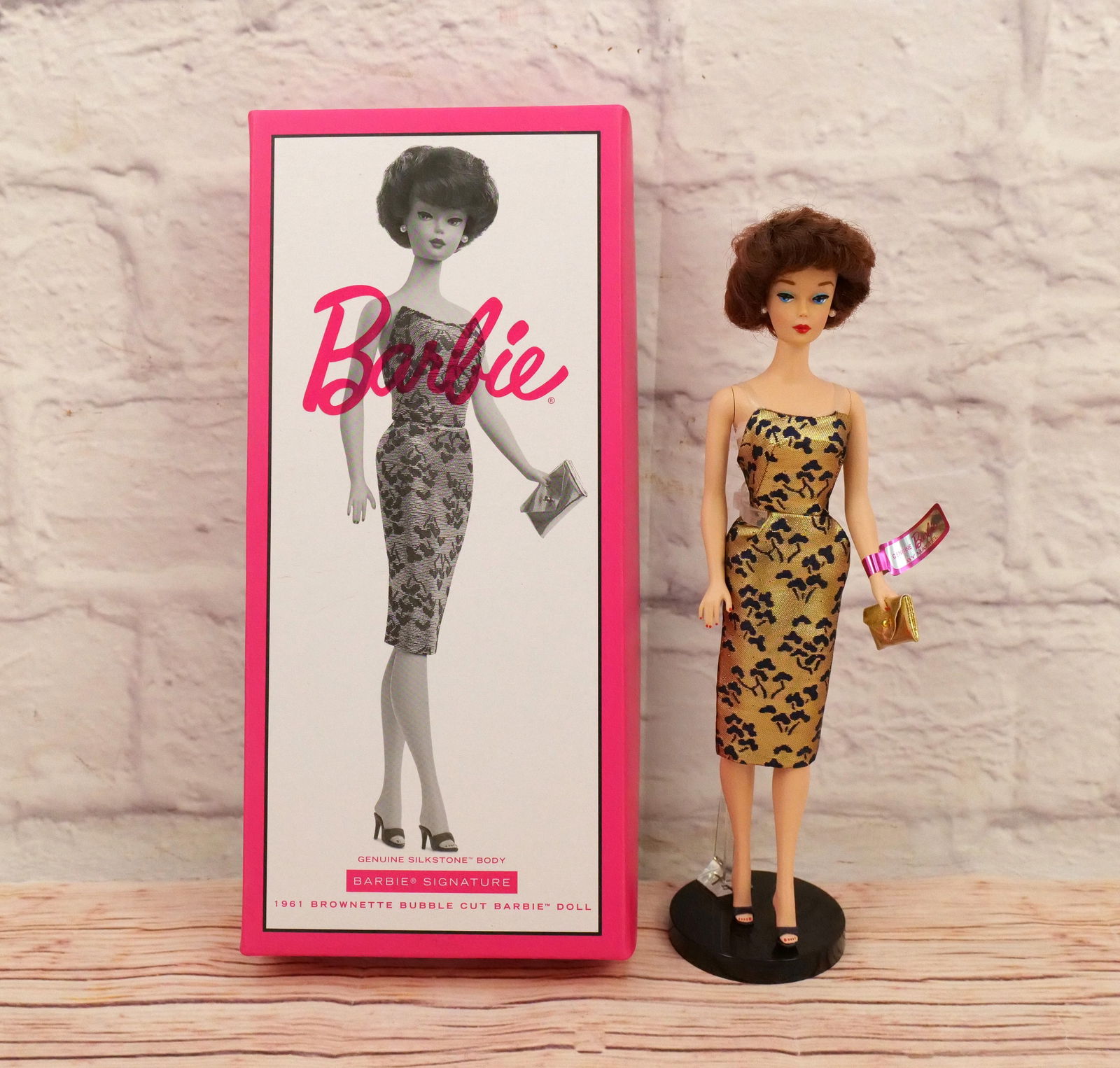 Silkstone 1961 Brownette Bubble Cut Barbie Doll (1 of 9)