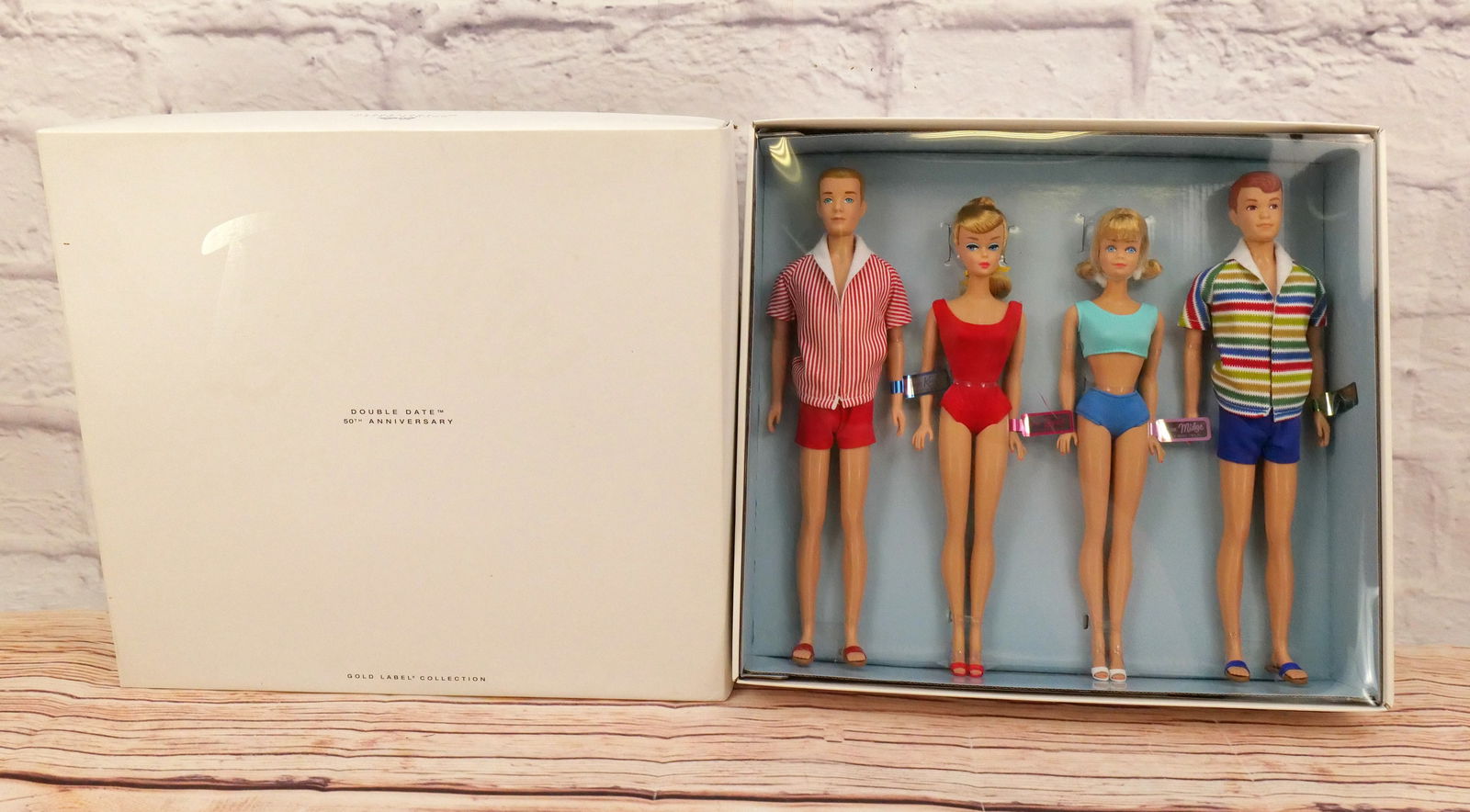 Double Date 50th Anniversary Barbie Doll Giftset (1 of 4)