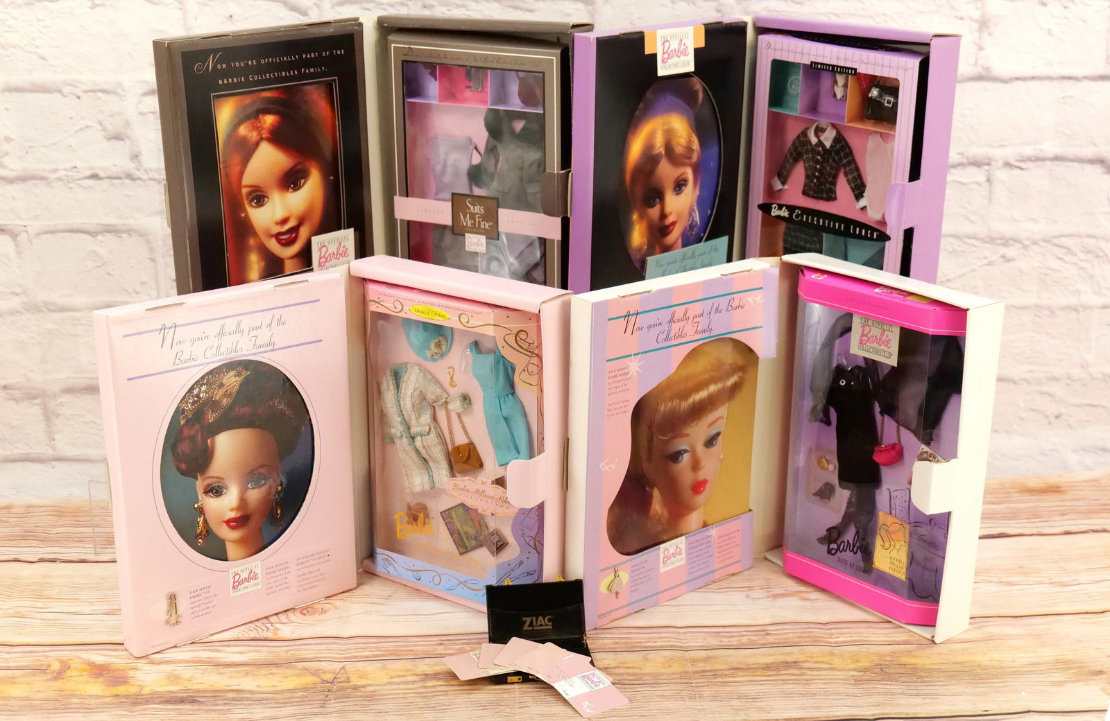 Lot of 4 Barbie Club Welcome Gift Outfits (1 of 15)