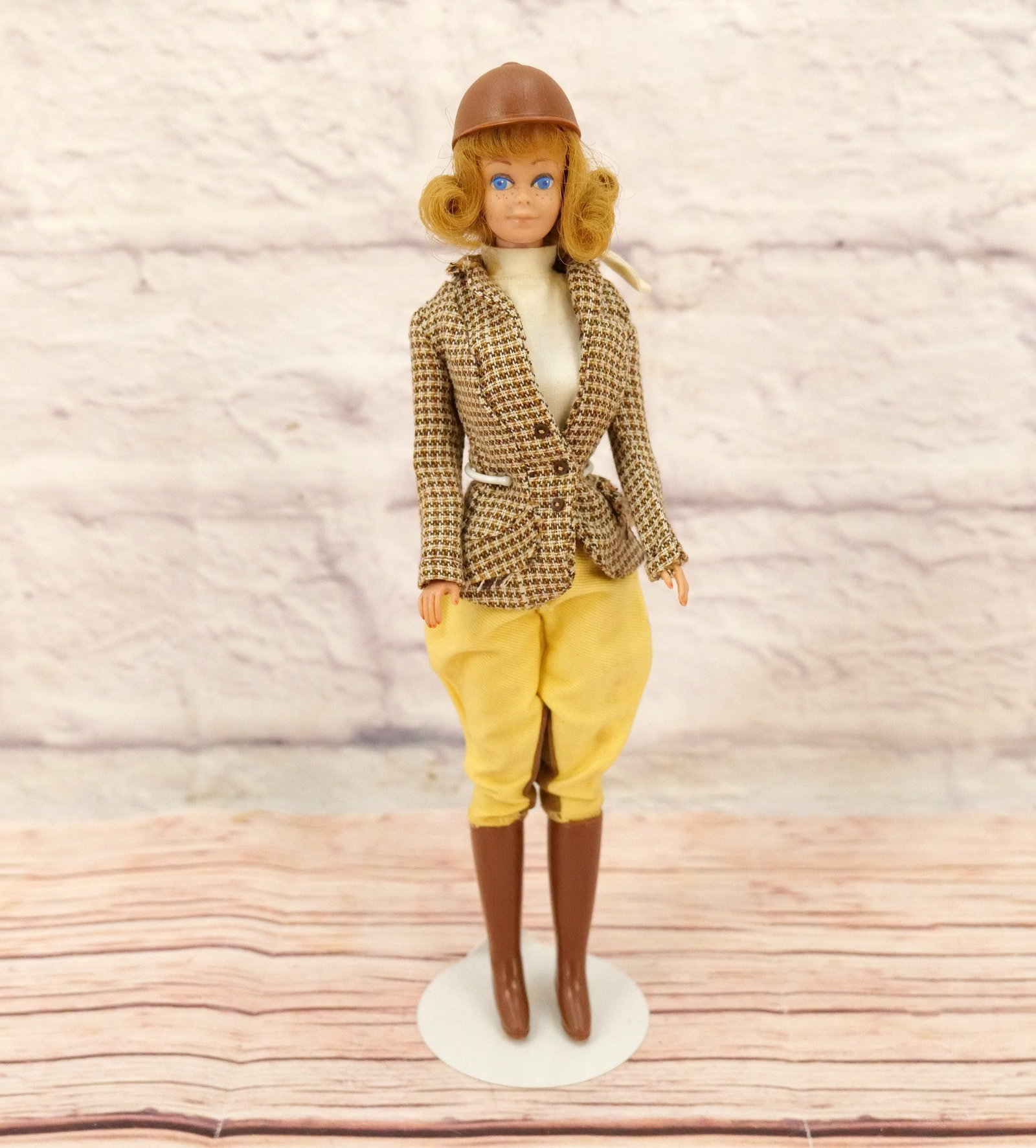 Vintage 1968 Midge Doll (1 of 7)