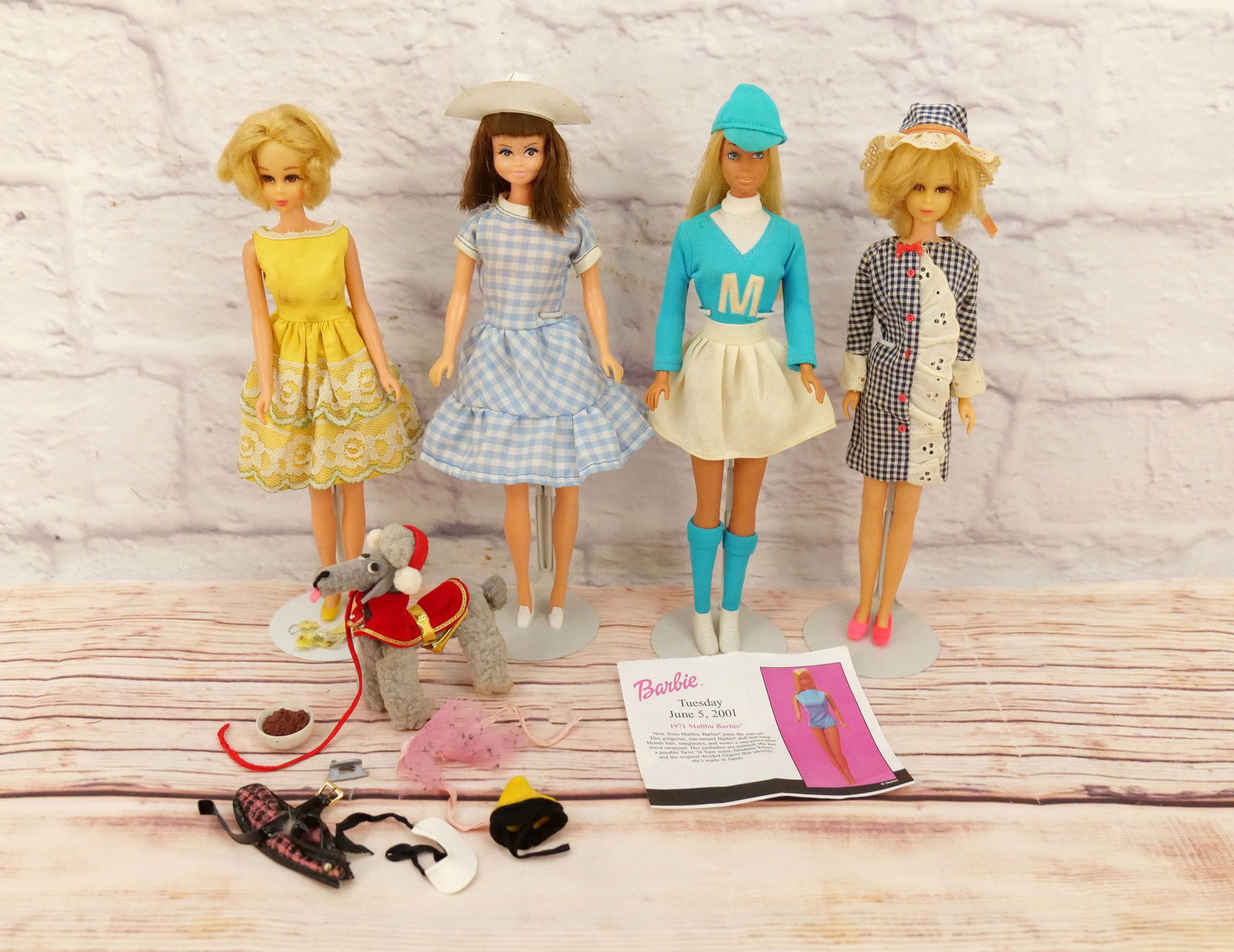 Lot of Vintage Dolls and Accessories (1 of 16)