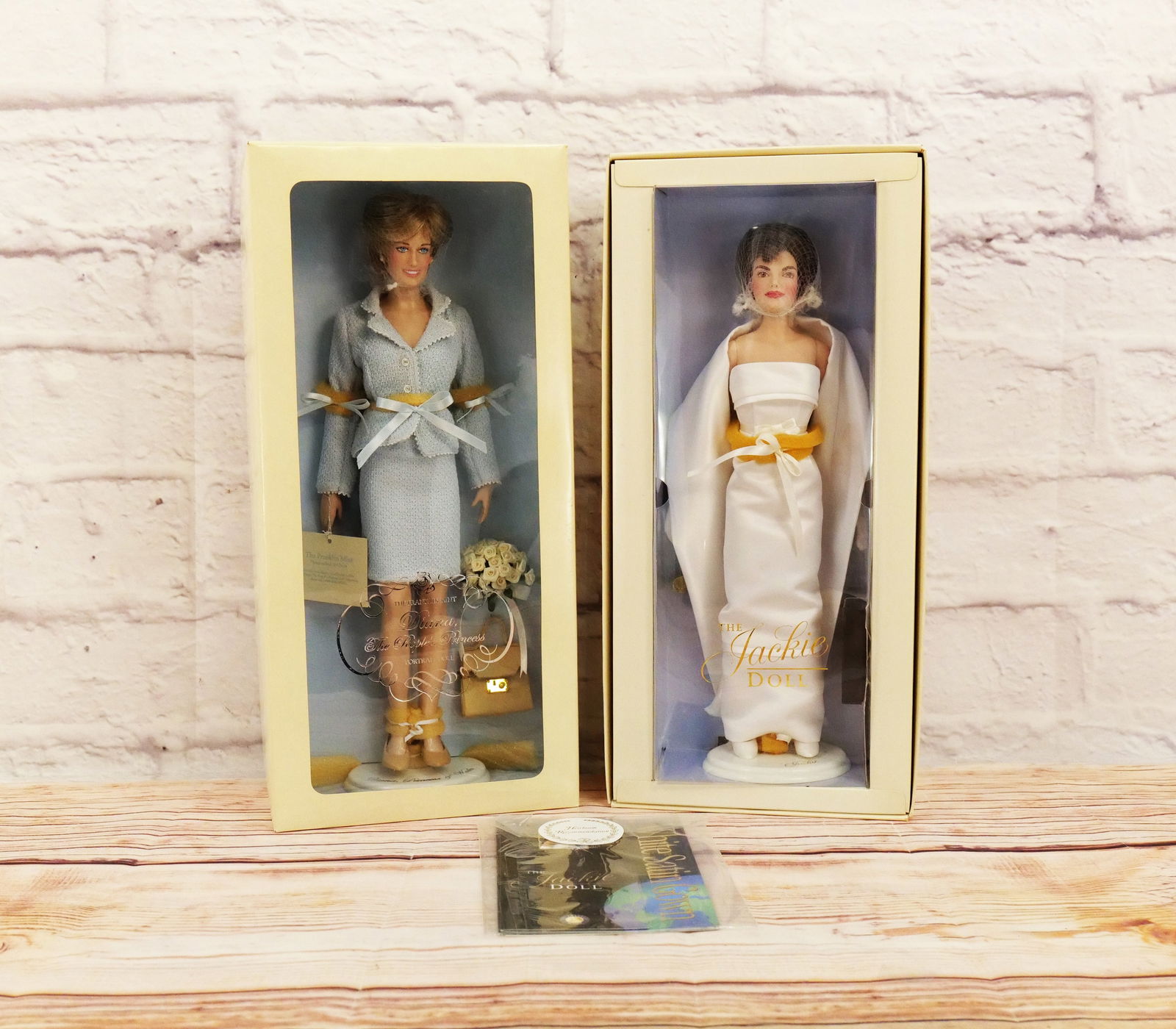 Lot of 2 Franklin Mint Porcelain Dolls (1 of 11)