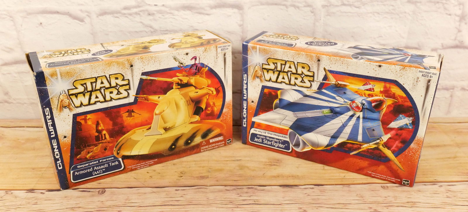 Lot of 2 Star Wars Clone Wars Vehicles (1 of 8)