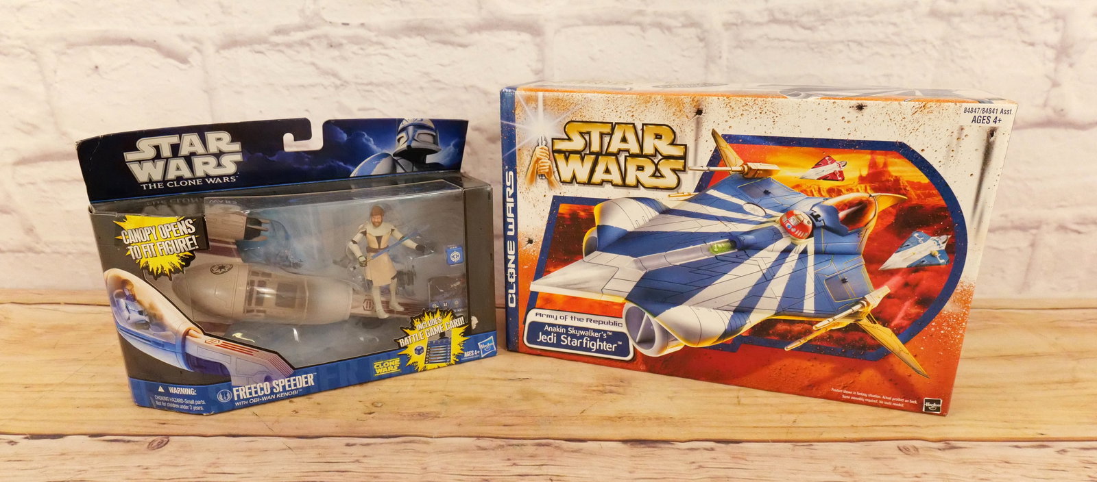 Lot of 2 Star Wars Clone Wars Vehicles (1 of 8)