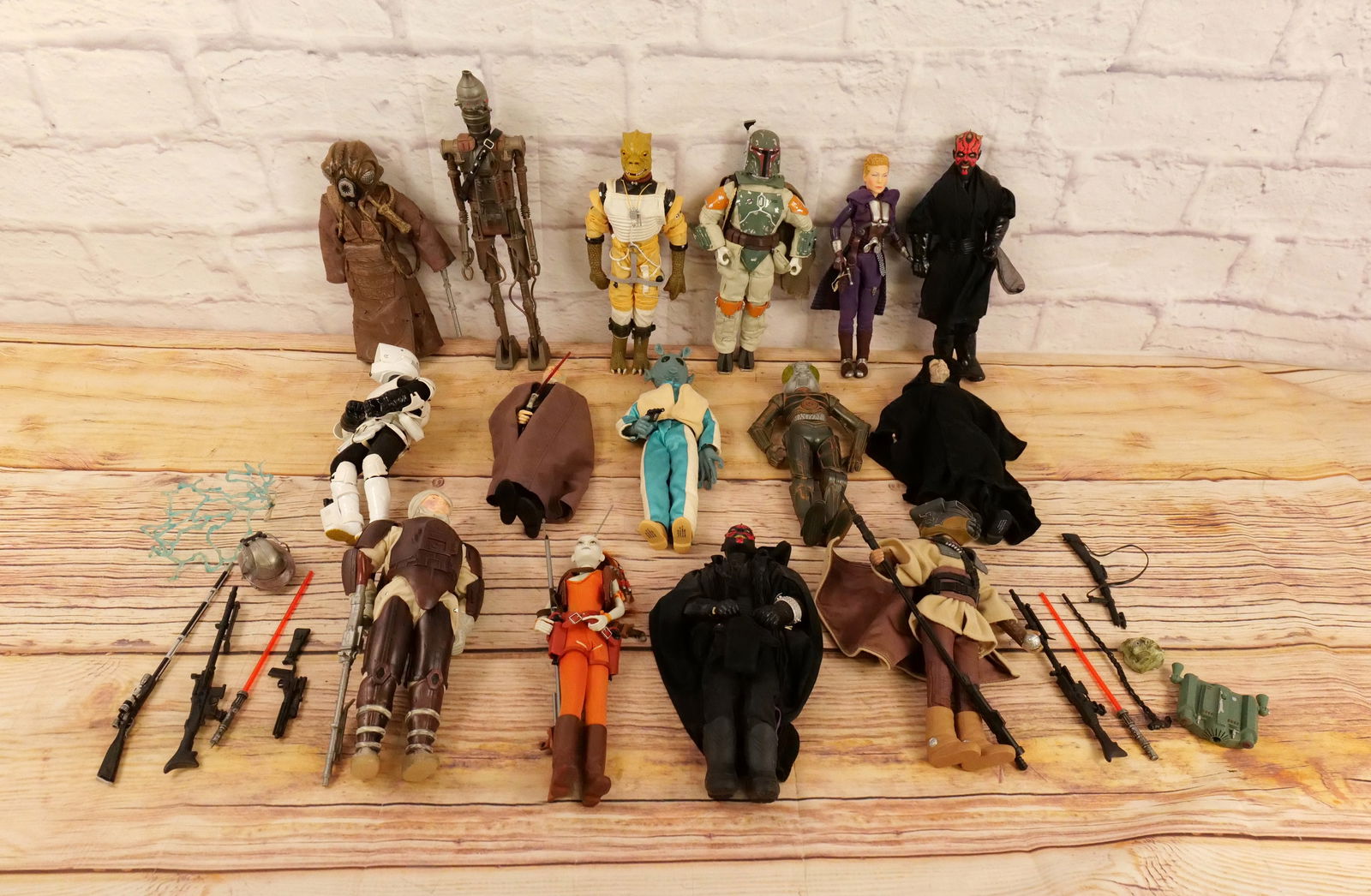Lot of Mixed Star Wars Loose Figures (1 of 11)