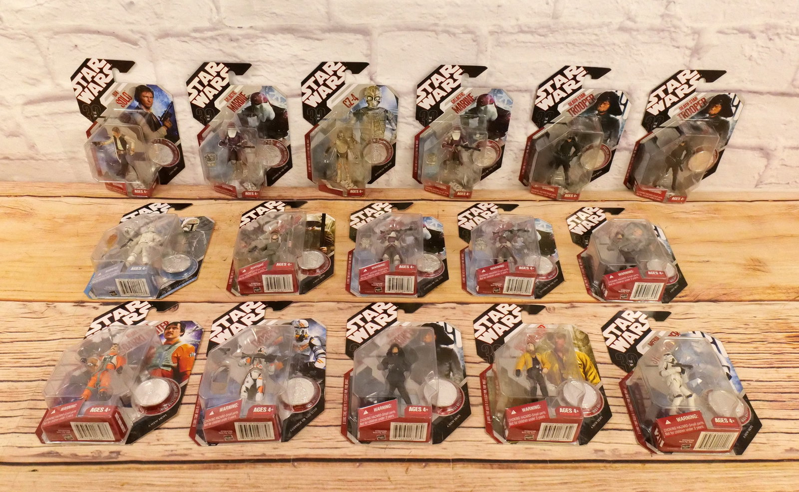 Lot of 16 Star Wars 30th Anniversary Action Figures (1 of 8)