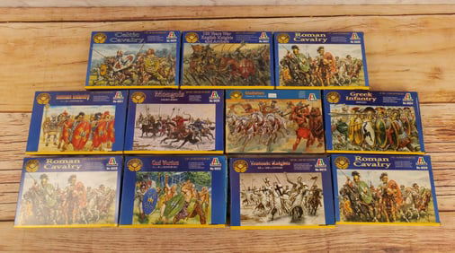 Lot of 11 Italeri 1:72 Scale Plastic Military Figures