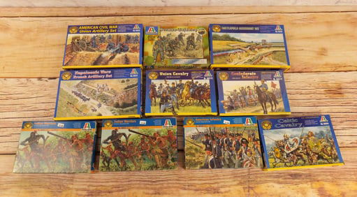 Lot of 10 Italeri 1:72 Scale Plastic Military Figures