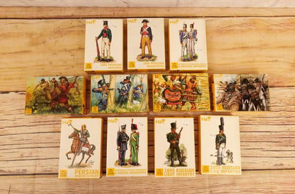 Lot of 11 Hat Industrie Plastic 1:72 Scale Military Figure Sets