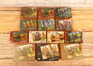 Lot of 13 Hat Industrie Plastic 1:72 Scale Military Figure Sets