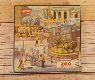 AirFix HO-00 Scale Zoo Snap Together Model with Figures