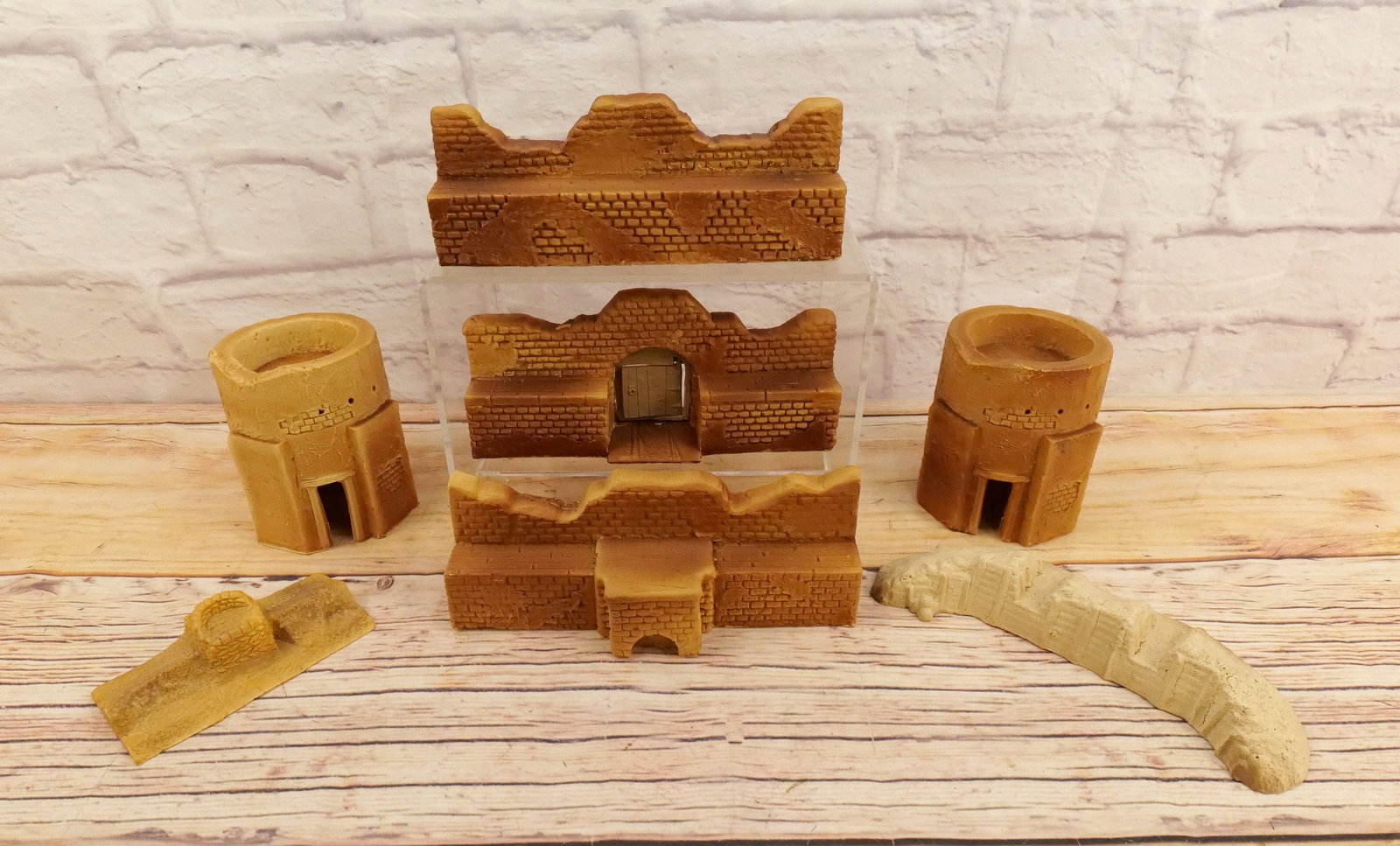 Adobe Gate Wall by Barzso Playsets (1 of 12)