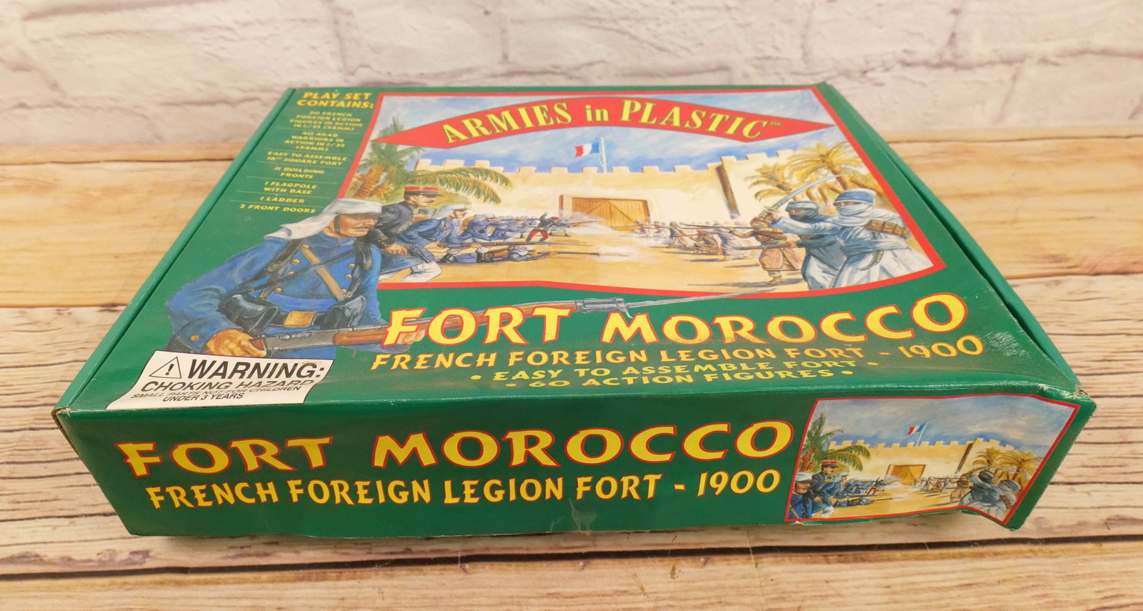 Fort Morocco Playset by Armies in Plastic: Fort Morocco Playset by Armies in Plastic. French Foreign Legion Fort. Missing some pieces - Only has 7 wall pieces. Comes with a bunch of figures. Please refer to all photos for included pieces. All 