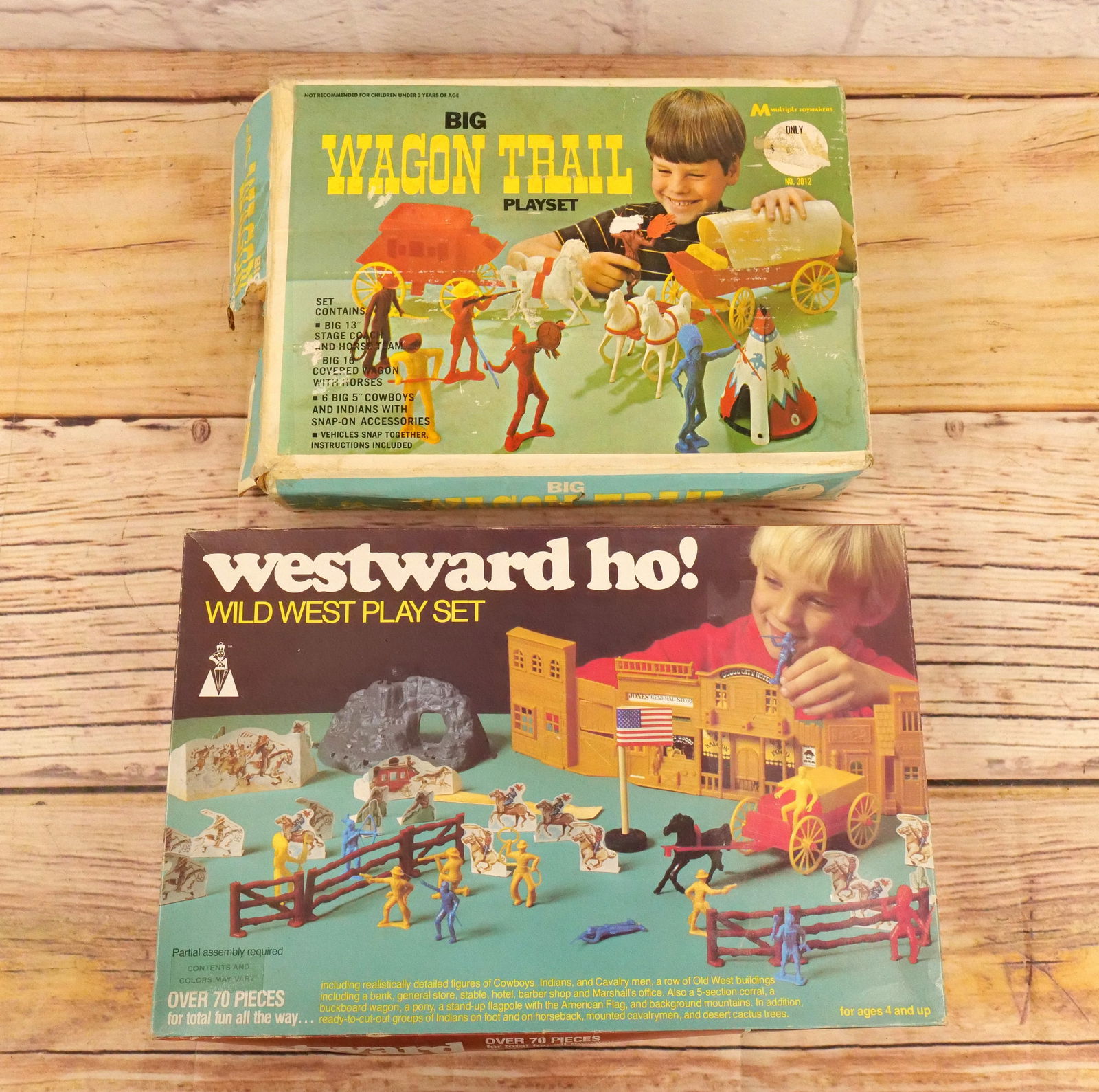 Lot of 2 Wild West Playsets (1 of 10)