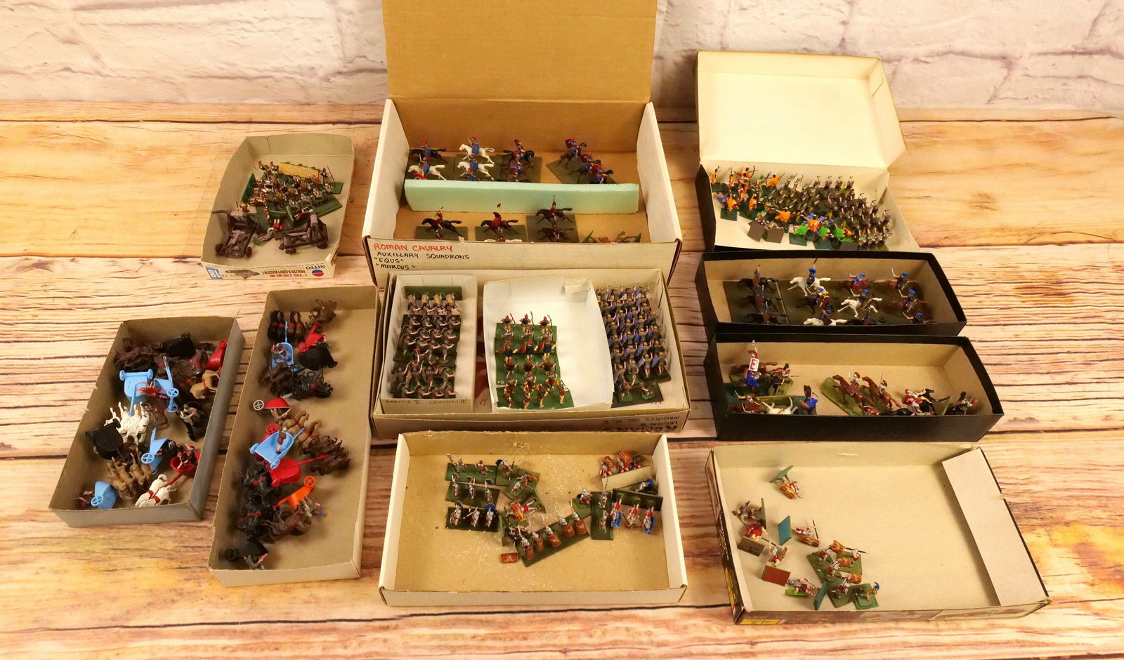 Lot of Custom Hand Painted Roman Soldiers (1 of 9)
