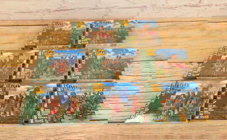 Lot of 8 Revell 1:72 Scale Military Figures