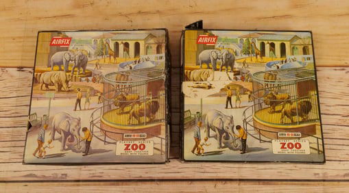 Lot of 2 AirFix HO-00 Scale Zoo Snap Together Playsets